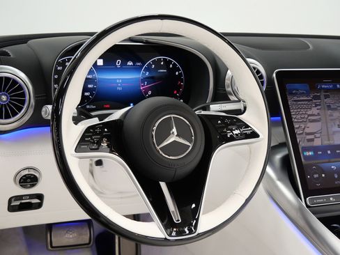 Used 2026 Mercedes-Benz Maybach SL 680 image 15