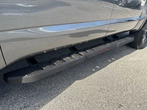 Used 2024 Nissan Titan PRO-4X w/ Pro-4x Convenience Package image 43