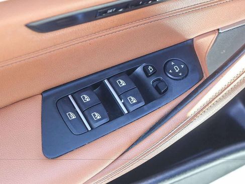 Used 2023 BMW 530e RWD image 24