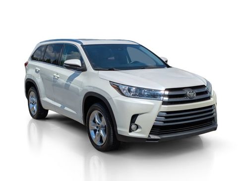 Used 2018 Toyota Highlander Limited FWD image 3