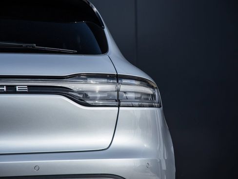 Certified 2026 Porsche Macan AWD/4WD image 14