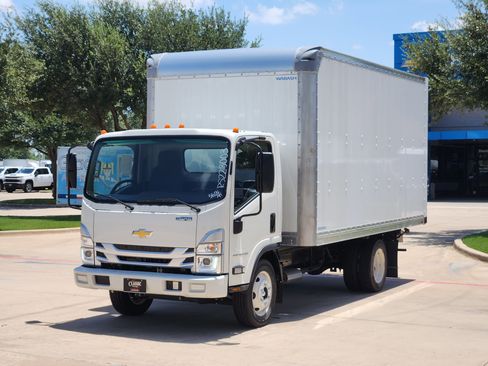 New 2024 Chevrolet Low Cab Forward image 10