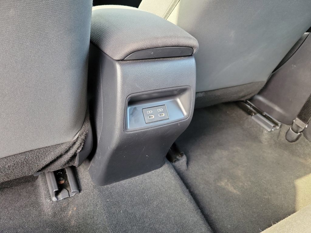 Used 2024 Toyota Corolla LE FWD image 15