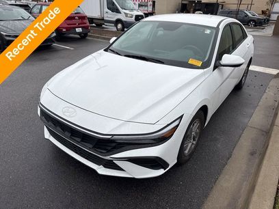 Certified 2025 Hyundai Elantra SE