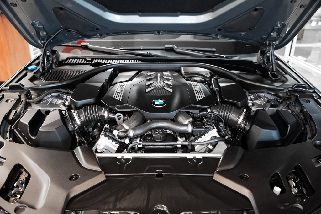 Used 2023 BMW M550i xDrive w/ Executive Package AWD/4WD image 35