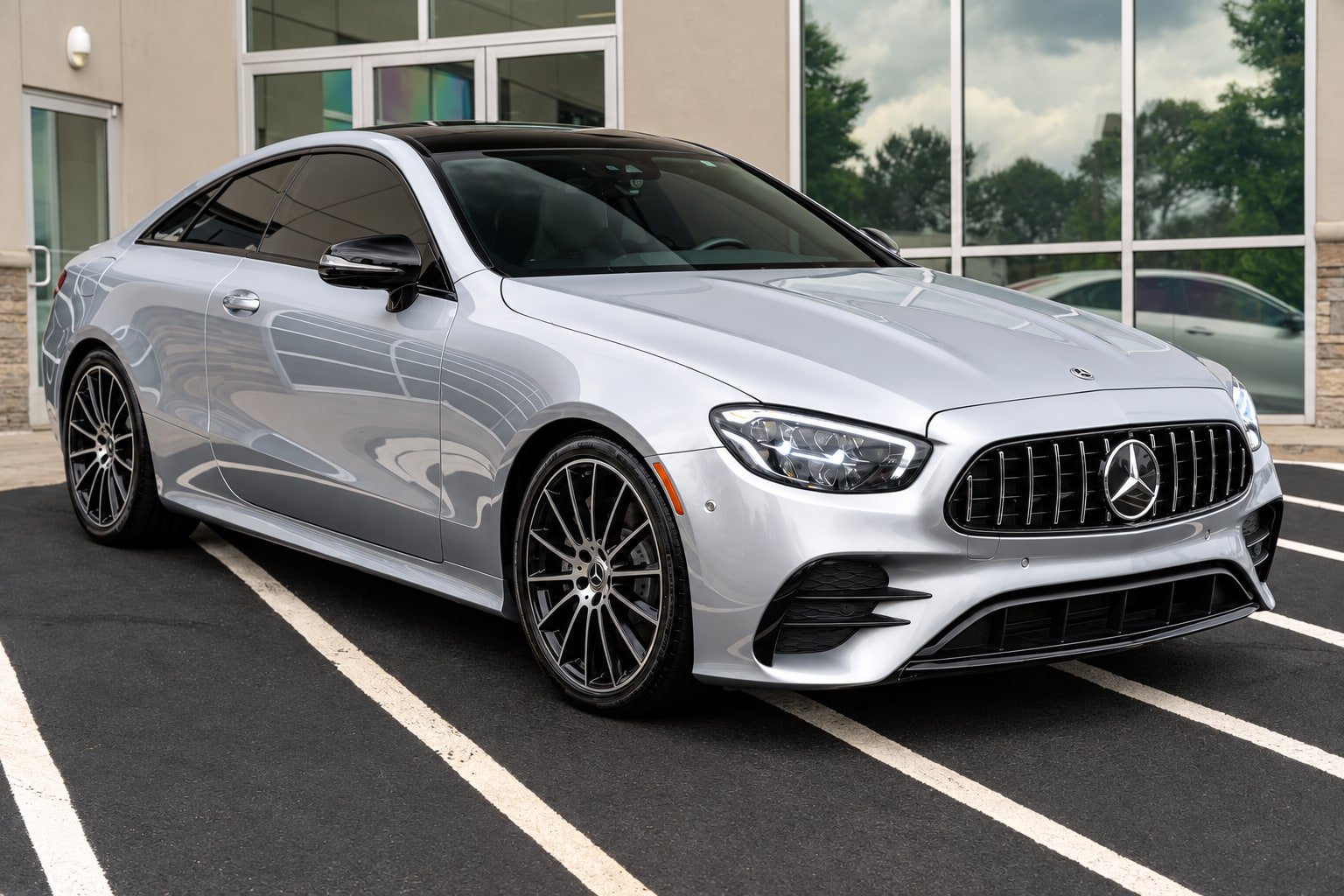 Used 2023 Mercedes-Benz E 450 Coupe image 4