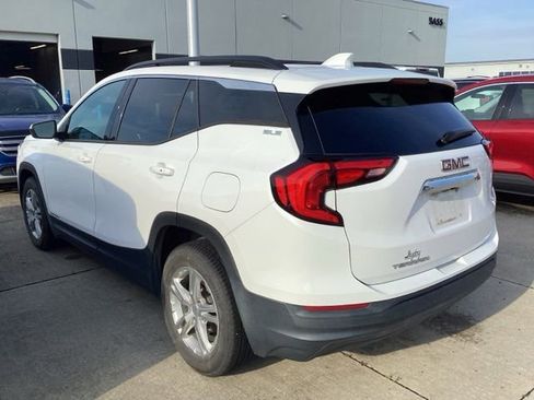 Used 2019 GMC Terrain SLE w/ Driver Convenience Package FWD image 11