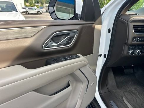 Used 2021 GMC Yukon SLT w/ SLT Luxury Plus Package AWD/4WD image 14