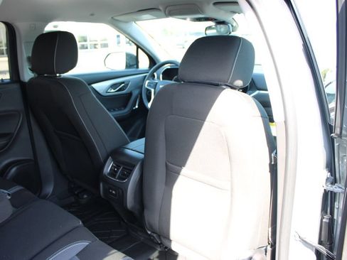 New 2026 Chevrolet Blazer LT w/ Convenience Package FWD image 32