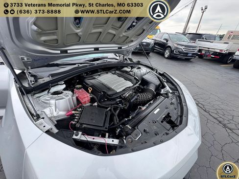 Used 2018 Chevrolet Camaro SS RWD image 14