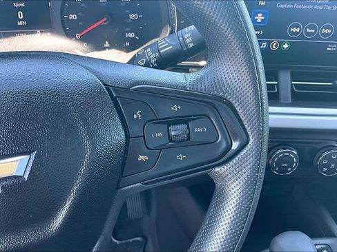 Used 2024 Chevrolet Trax LS FWD image 19