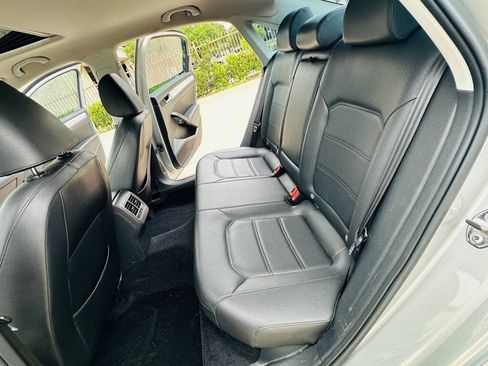 Used 2013 Volkswagen Passat 2.5 SE FWD image 20