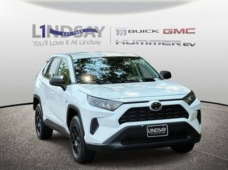 Used 2022 Toyota RAV4 LE AWD/4WD video 2