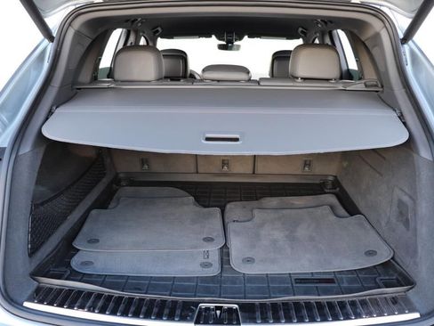 Used 2021 Porsche Cayenne image 25