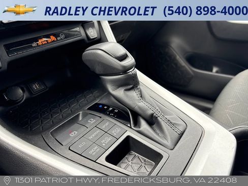 Used 2023 Toyota RAV4 XLE AWD/4WD image 11
