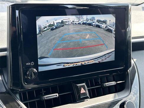 Used 2025 Toyota Corolla LE image 20