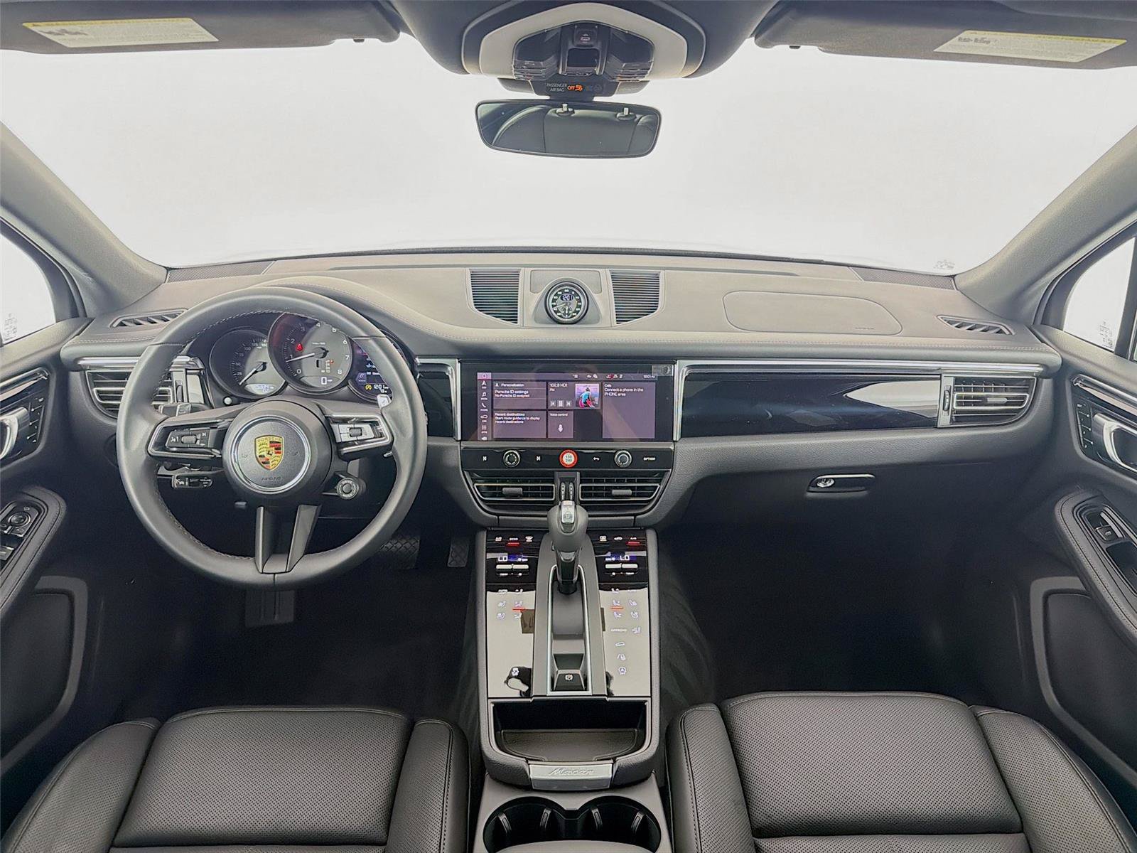 Certified 2026 Porsche Macan AWD/4WD image 16