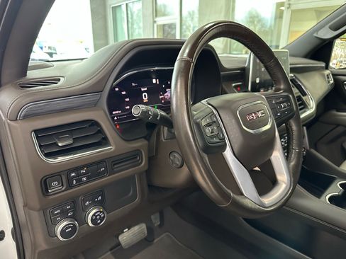 Used 2022 GMC Yukon SLT w/ SLT Premium Package image 21