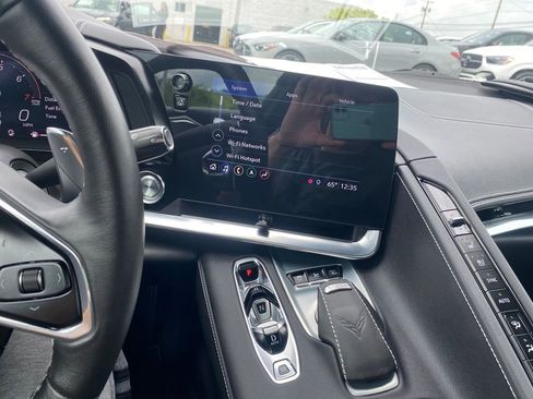 Used 2020 Chevrolet Corvette Stingray Preferred Cpe w/ 2LT Preferred Equipment Group RWD image 19