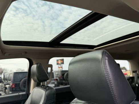 Used 2022 Ford Expedition XLT image 26