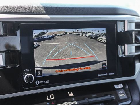 Used 2023 Toyota Tundra SR5 w/ SR5 Convenience Package AWD/4WD image 32