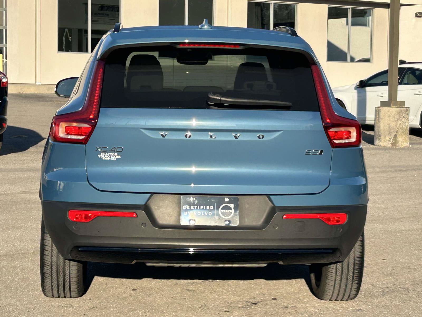 Certified 2024 Volvo XC40 B5 Plus w/ Climate Package AWD/4WD image 6