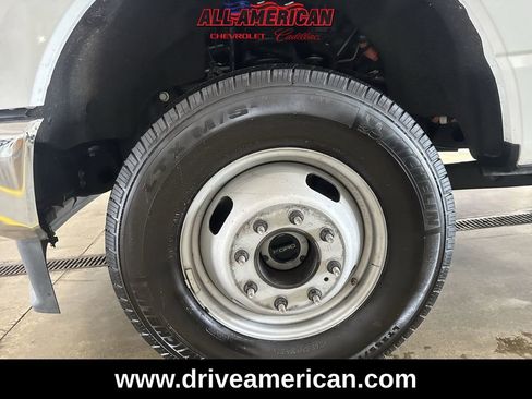 Used 2025 Ford F350 XLT image 32