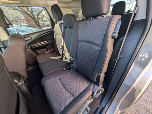 Used 2019 Dodge Journey SE w/ Connectivity Group image 18