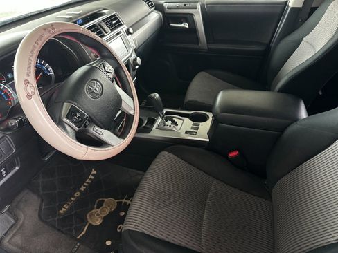 Used 2014 Toyota 4Runner SR5 image 9