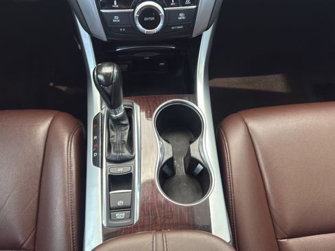 Used 2017 Acura TLX FWD image 15