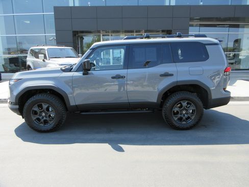 Used 2026 Lexus GX 550 AWD/4WD image 3