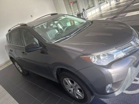 Used 2015 Toyota RAV4 LE FWD image 4