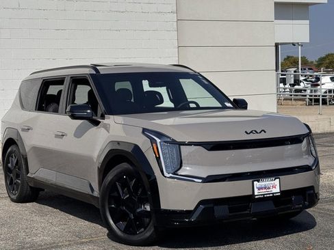 New 2026 Kia EV9 Land w/ Nightfall Edition Package image 2