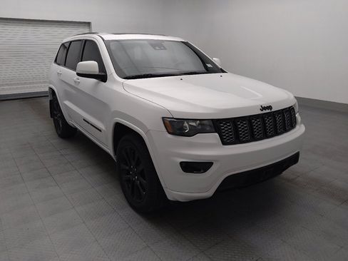 Used 2020 Jeep Grand Cherokee Altitude RWD image 13