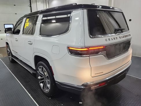 Used 2022 Jeep Grand Wagoneer Series III image 7