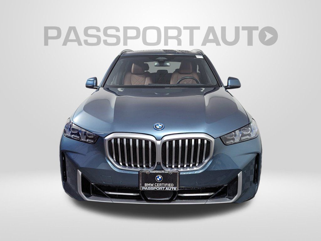 Used 2025 BMW X5 xDrive50e w/ Premium Package AWD/4WD image 12