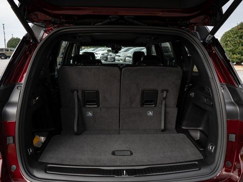 New 2025 Jeep Grand Cherokee L Limited image 9