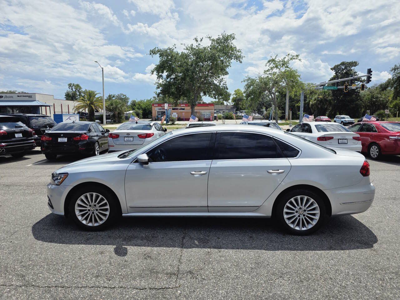 Used 2017 Volkswagen Passat 1.8T SE FWD image 7