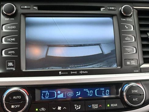Used 2019 Toyota Highlander Limited AWD/4WD image 24