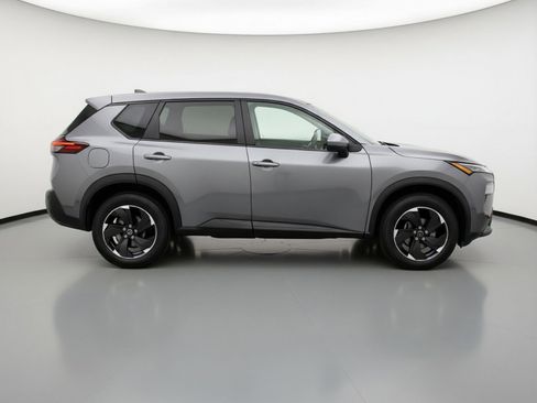 Used 2025 Nissan Rogue SV FWD image 11