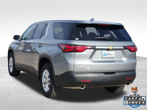 Used 2023 Chevrolet Traverse LS image 6