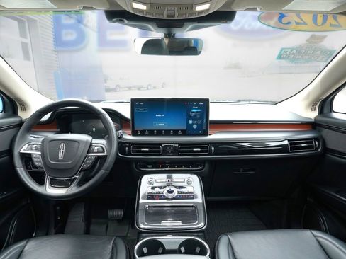 Used 2023 Lincoln Nautilus Reserve image 21