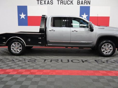 Used 2024 Chevrolet Silverado 2500 High Country w/ High Country Premium Package AWD/4WD image 12