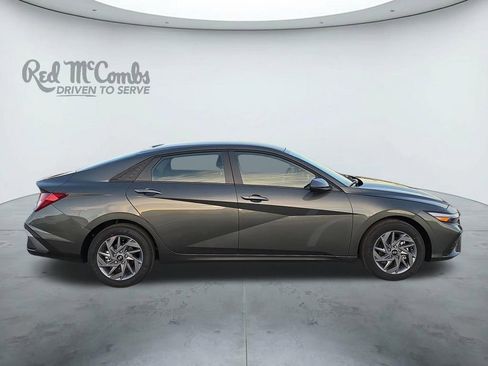 New 2026 Hyundai Elantra Blue image 6