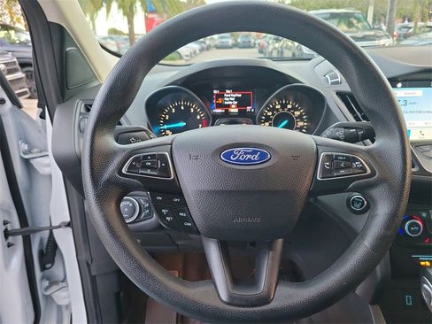 Used 2019 Ford Escape SE image 17