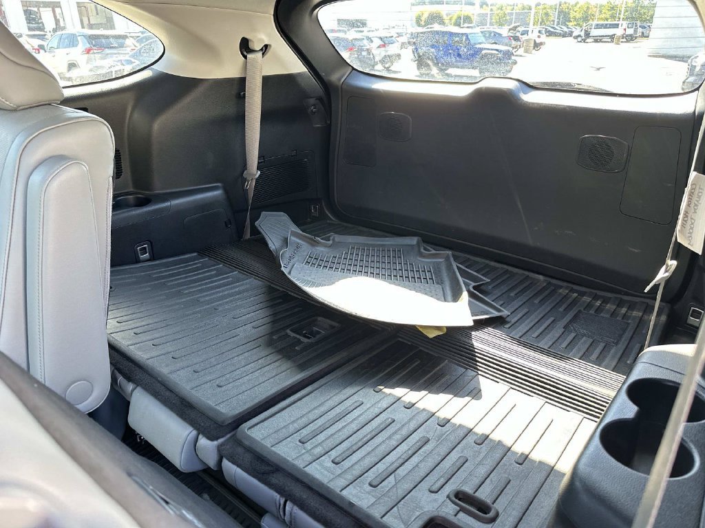 Used 2023 Toyota Highlander Platinum FWD image 18