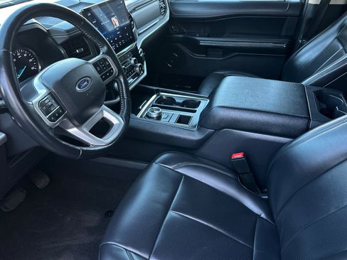 Certified 2024 Ford Expedition Max XLT image 9