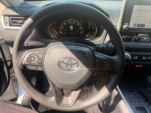 Used 2025 Toyota RAV4 XLE image 20