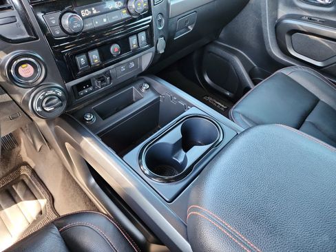 Used 2021 Nissan Titan PRO-4X w/ Pro-4x Convenience Package image 19