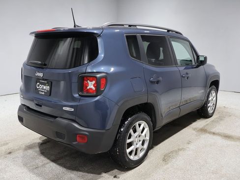 Used 2022 Jeep Renegade Latitude image 2